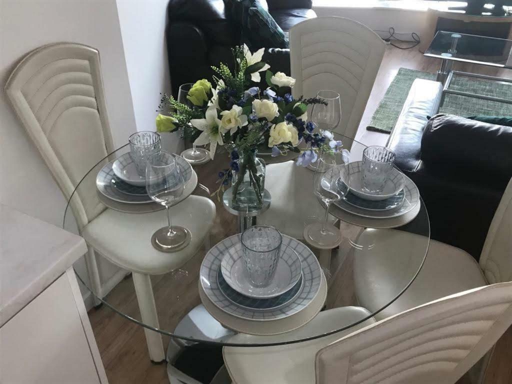 Marco Island -Spacious City Centre 2 Bedroom Apartment Nottingham Bagian luar foto